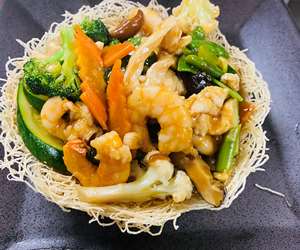 Shimp with veggies and noodles